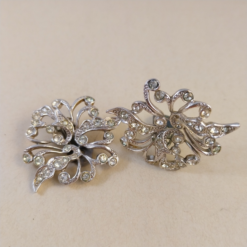Vintage Silver Floral Earrings Clips - Picture 3 of 14
